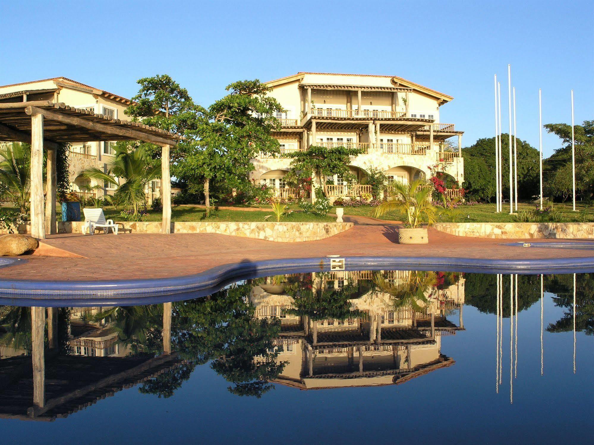 Hotel Marina Puesta Del Sol à Aposentillo Extérieur photo